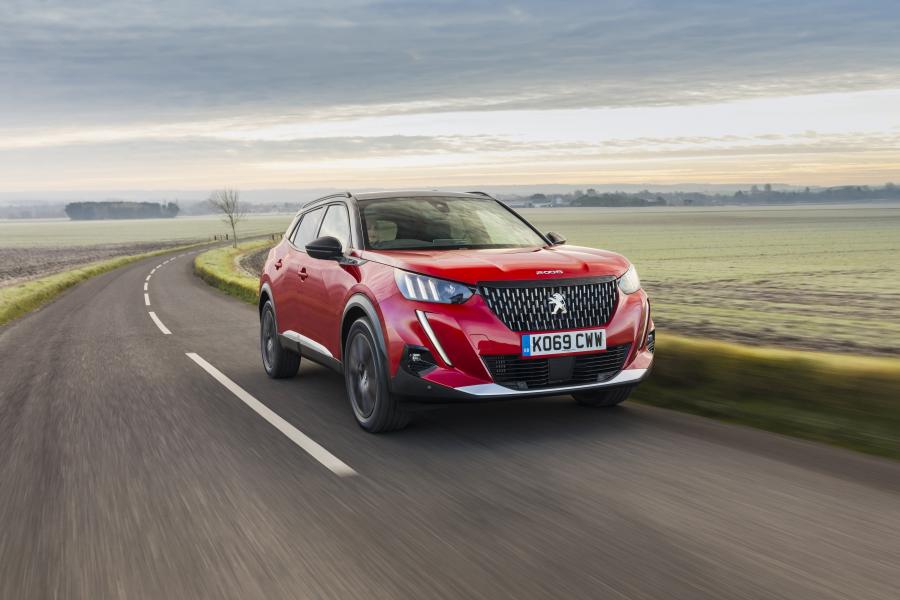  Peugeot 2008 GT 2020 года  (UK) (фото 3 из 11)